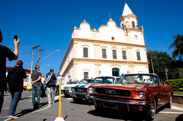 Realizado todos os anos no Centro Histórico da cidade, o Encontro de Antigomobilismo acontece desde 2002 e reúne numa exposição, mais de cem carros das décadas de 20, 30, 40 e 50. Ao mesmo tempo acontece o 