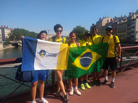 Delegação brasileira da Fundação Eprocad no torneio de futebol na França