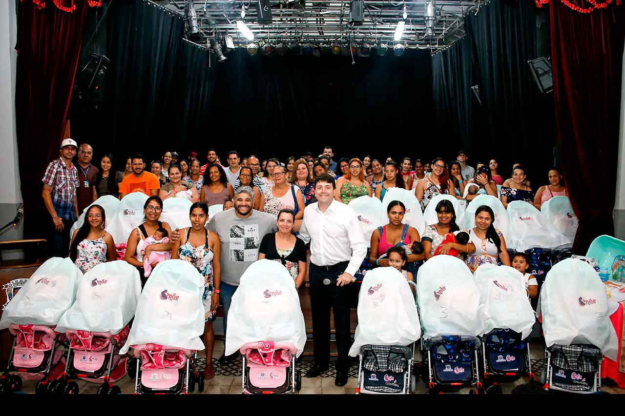 Prefeitura de Santana de Parnaíba realiza a entrega kits do Programa Mãe Parnaibana para cerca de 200 famílias do município