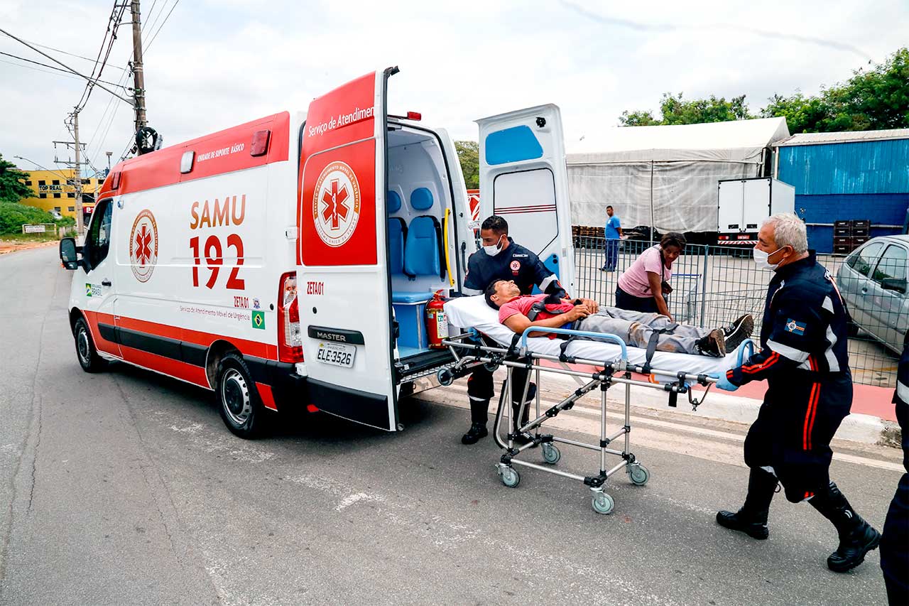 Equipe do SAMU realiza atendimento na Fazendinha no primeiro dia de operação